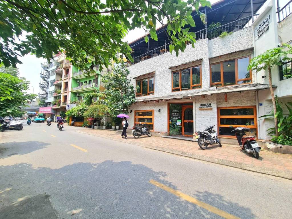 Tòa nhà mặt phố Bạch Mai