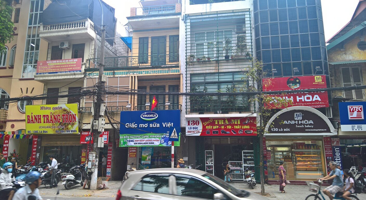 Tòa nhà khách sạn mặt phố Lò Đúc